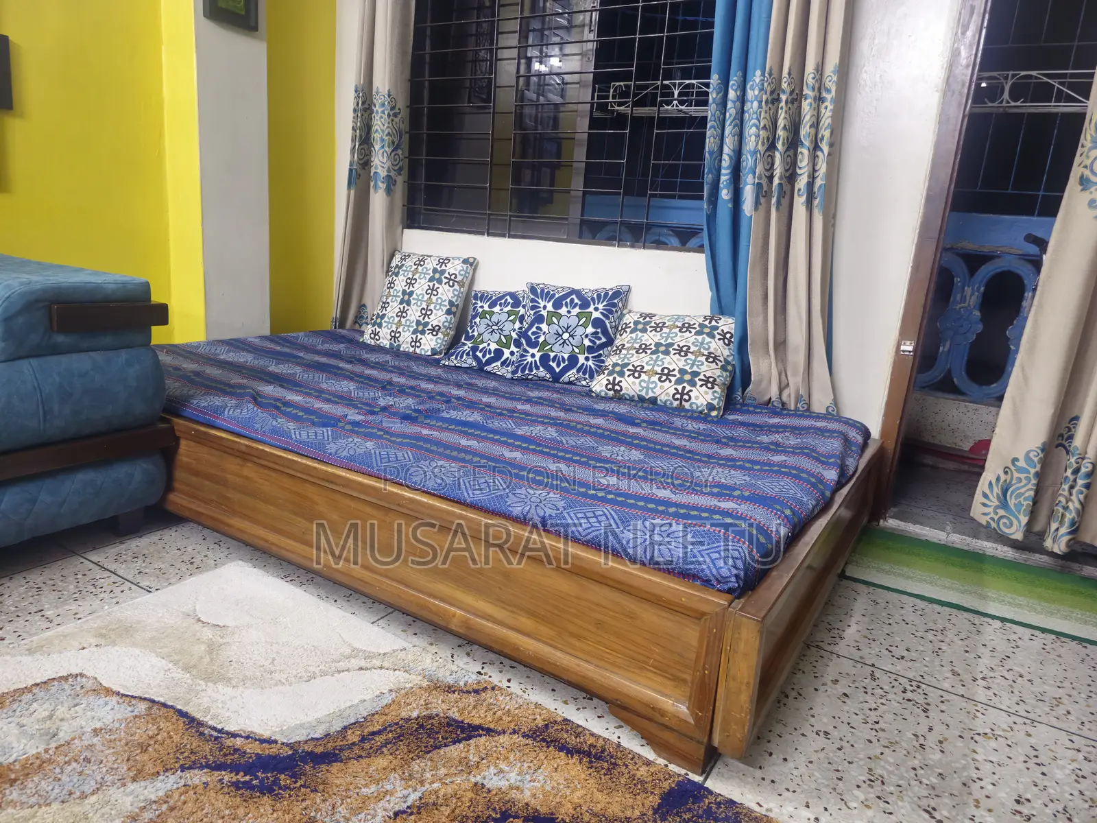 Semi Double Bed
