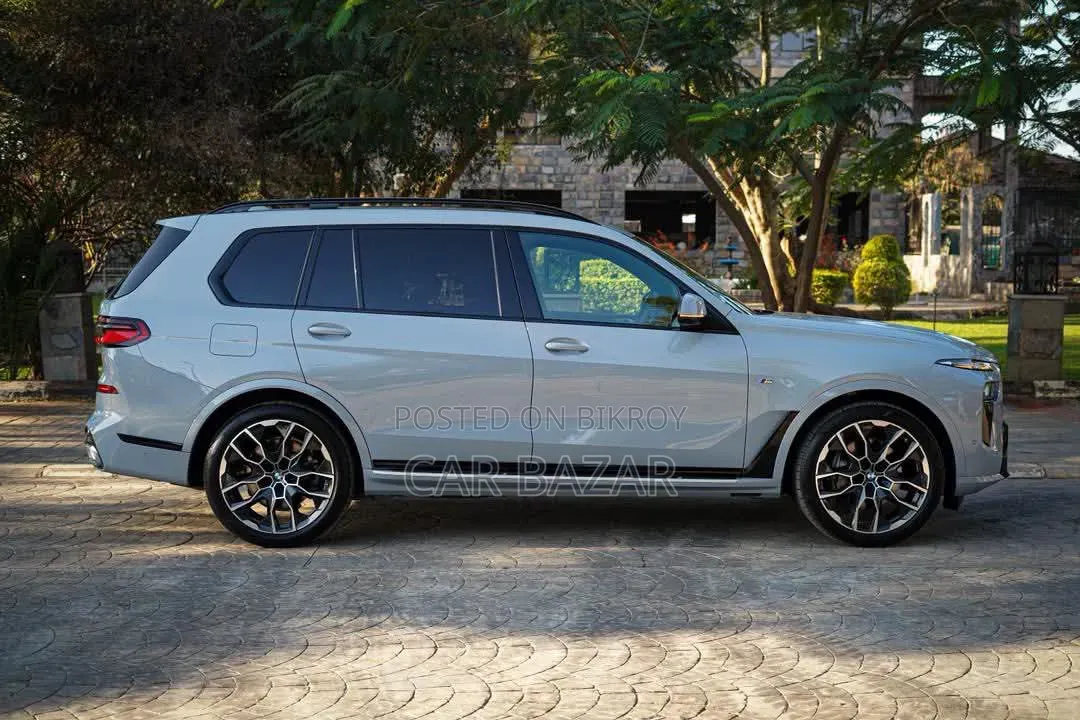 New BMW X7 xDrive40i AWD 2024 Gray