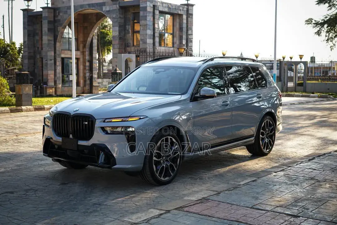 New BMW X7 xDrive40i AWD 2024 Gray