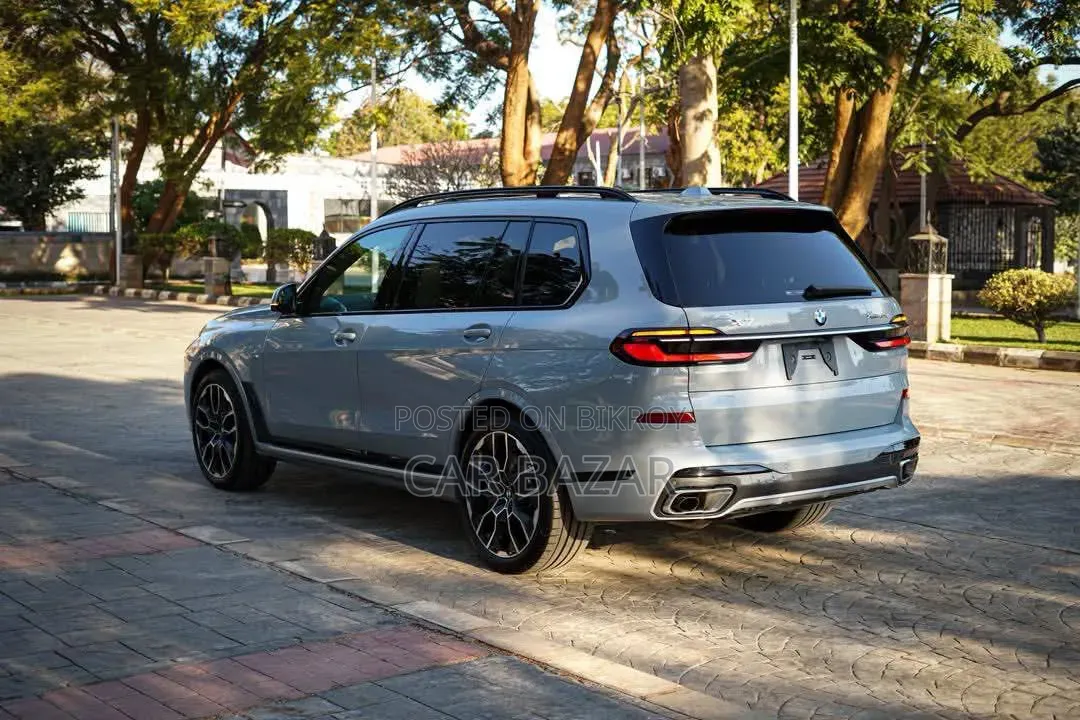 New BMW X7 xDrive40i AWD 2024 Gray