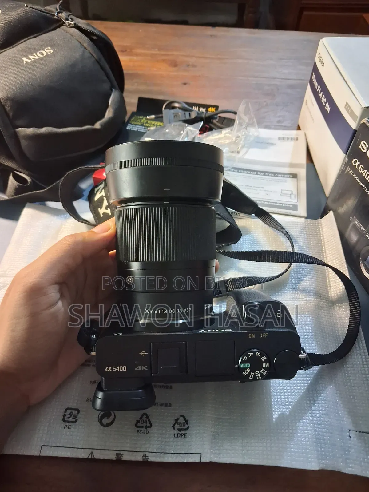 Sony A6400, Sigma 30mm, Ronin Sc Gimbal Full Studio Gear