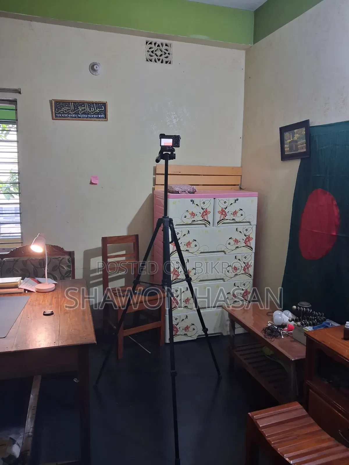 Sony A6400, Sigma 30mm, Ronin Sc Gimbal Full Studio Gear