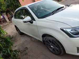 টয়োটা এক্সিও ২০১৩ সাদা