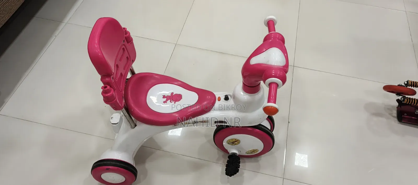Kids 3-Wheel Tricycle / Baby Ride-on Bike