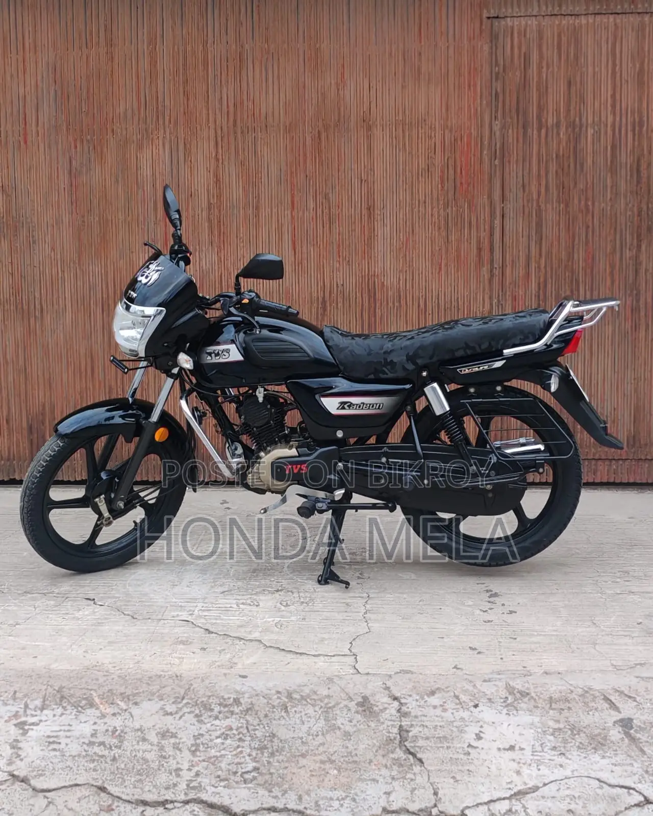 TVS Radeon 2020 Black