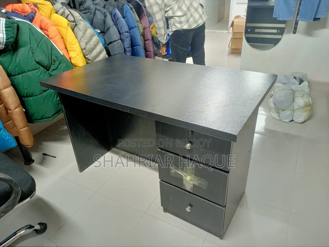 Urgent Sale: Office Executive Office Table