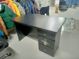 Urgent Sale: Office Executive Office Table