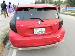 Toyota Aqua 2013 Red