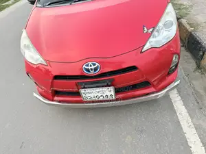 Toyota Aqua 2013 Red