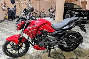 হিরো হাঙ্ক ১৫০আর এক্সটেক ২০২৫ লাল