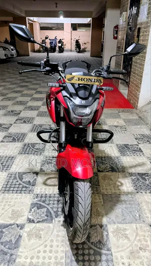 Hero Hunk 150R Xtec 2025 Red