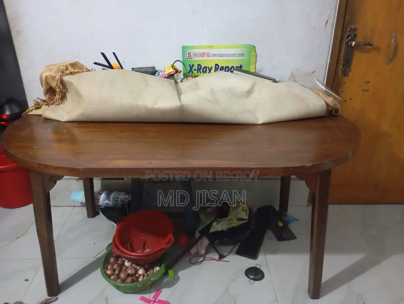 Dining table. 4-chair dining table. Teak wood. Fully fresh.