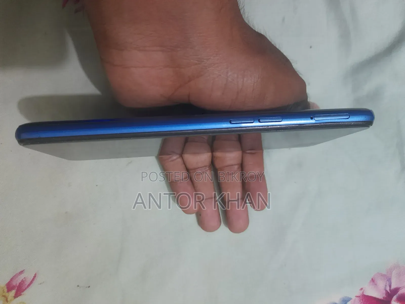 রিয়েলমি ৬ ৬৪ জিবি নীল