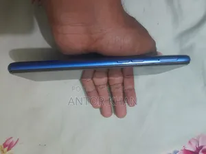 রিয়েলমি ৬ ৬৪ জিবি নীল