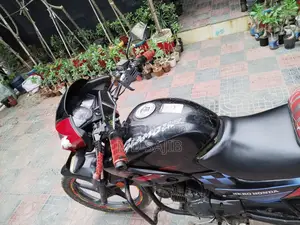 Hero Glamour 2015 Black