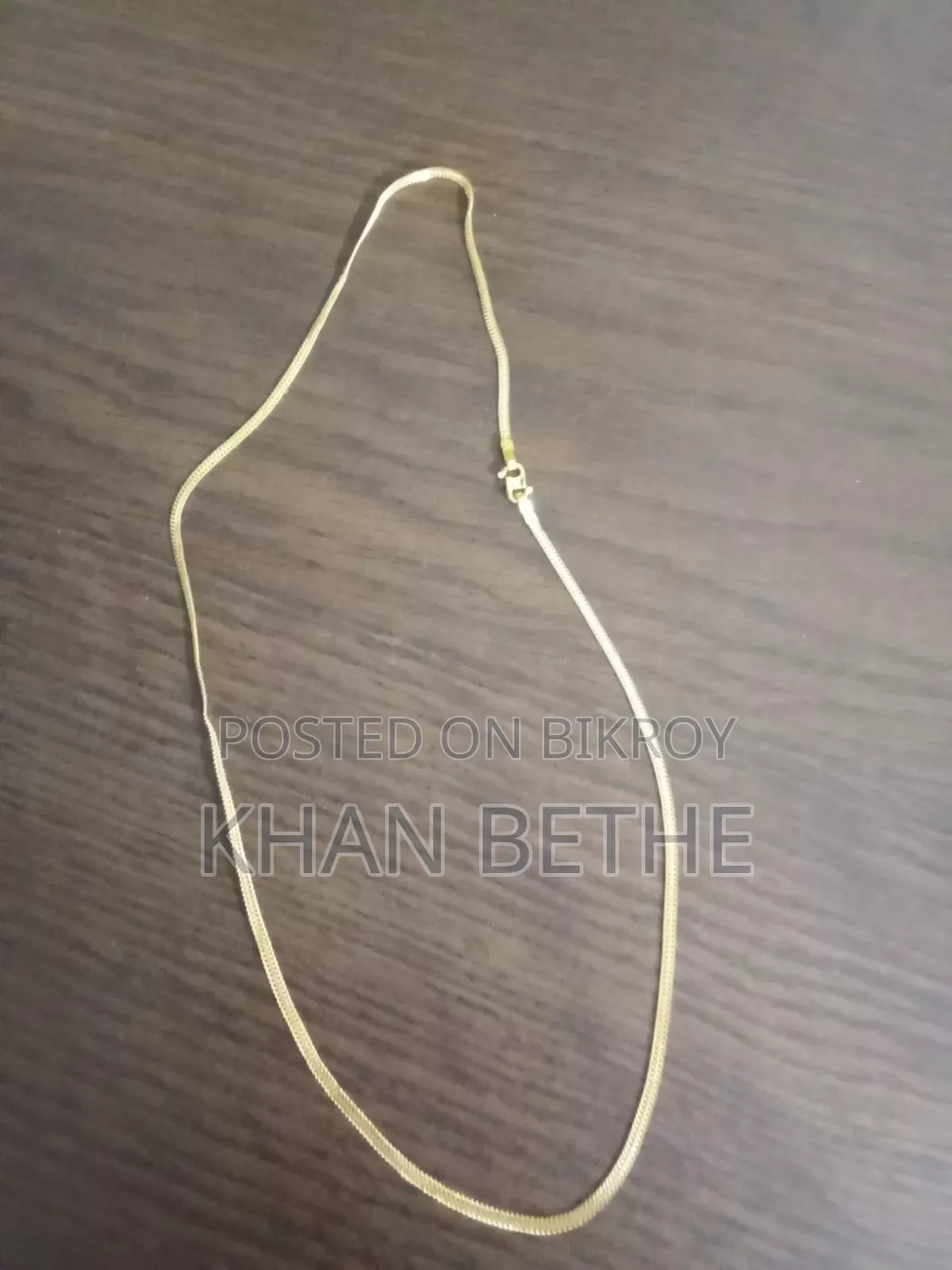 A gold chain will be sold, brand new
