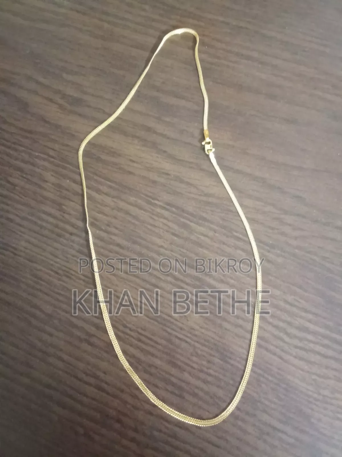 A gold chain will be sold, brand new
