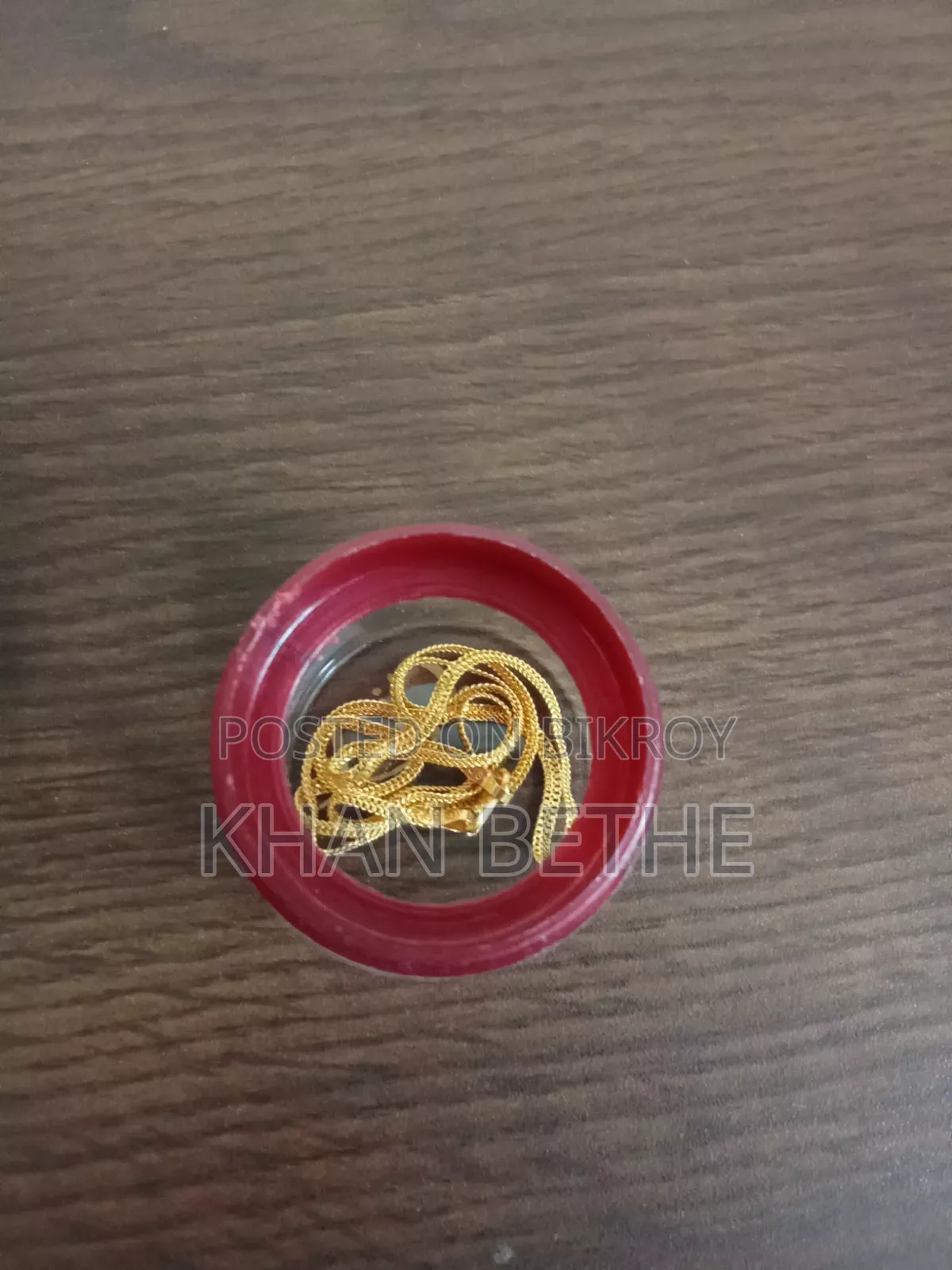 A gold chain will be sold, brand new