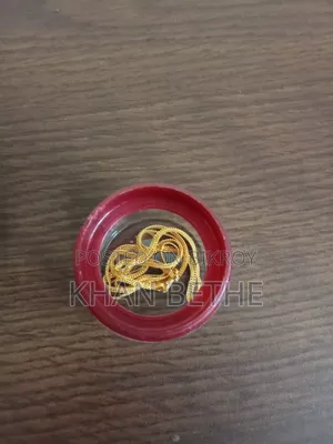 A gold chain will be sold, brand new
