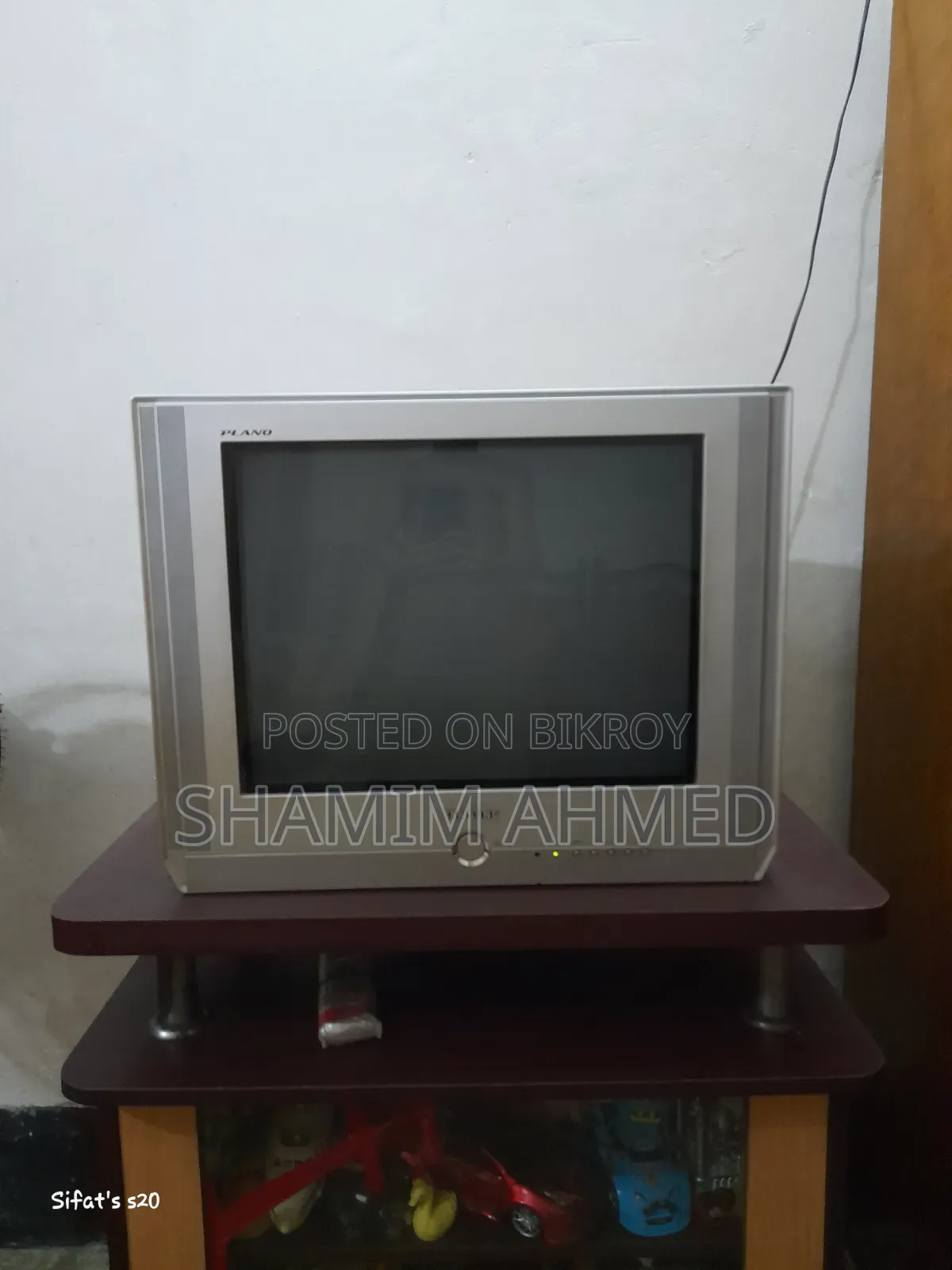 Samsung Original 21" Flat CRT Color TV – With Original Remote