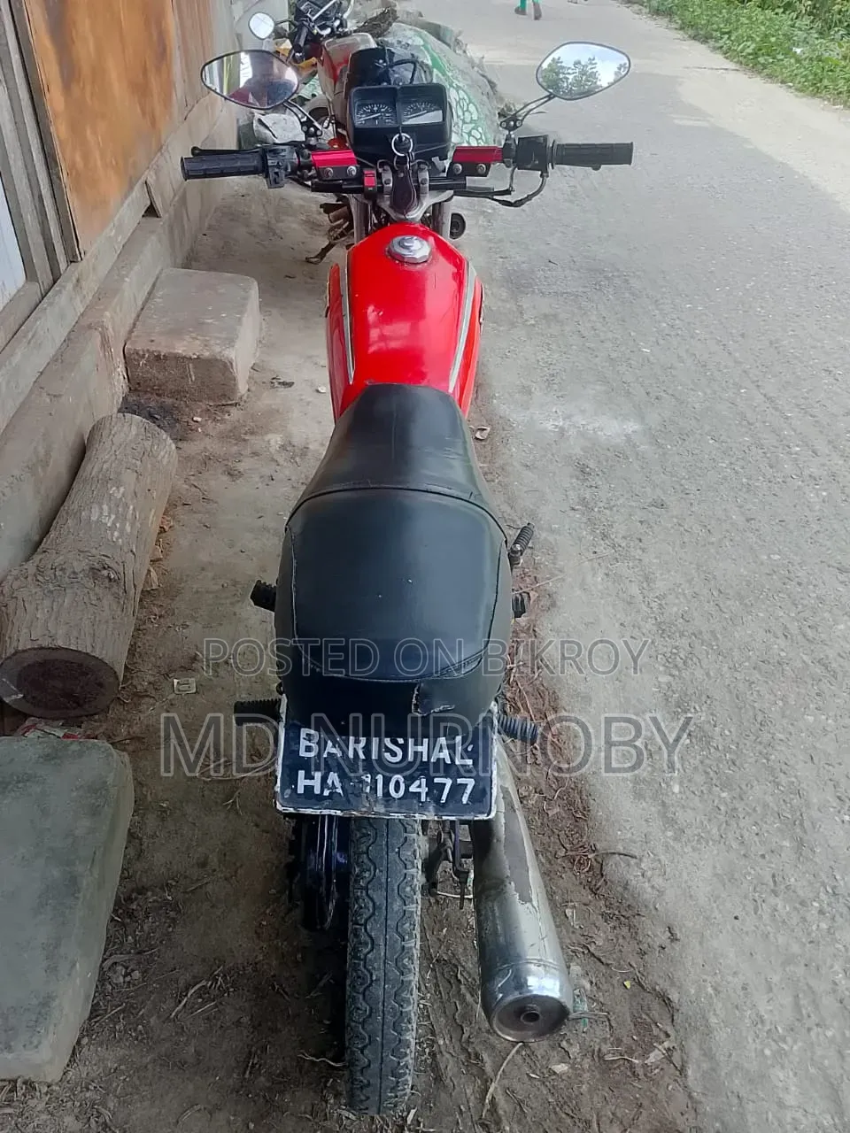 মোটরসাইকেল ২০০০ লাল