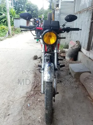 মোটরসাইকেল ২০০০ লাল