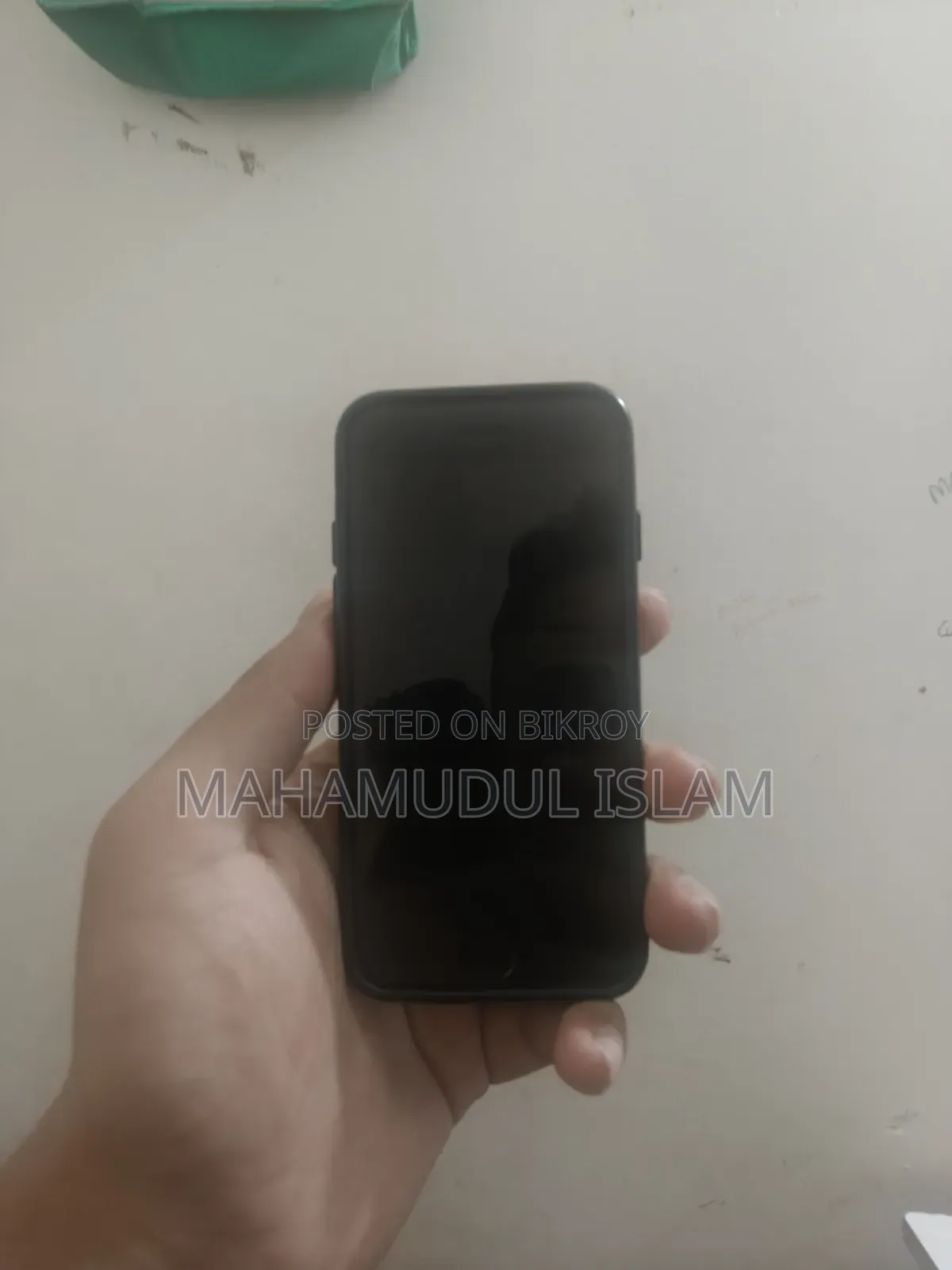 Apple iPhone SE 128 GB Black