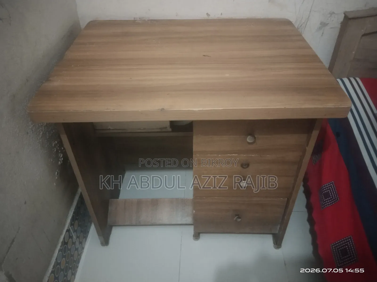 Reading Table or Cash Counter