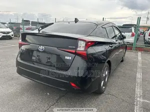 Toyota Prius Limited 2021 কালো