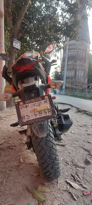 হোন্ডা হরনেট ২০১৯ লাল