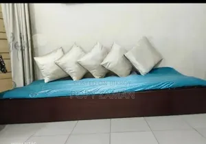 Board Made Divan