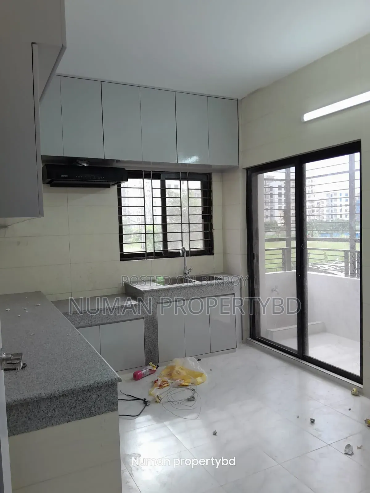 4bdrm Apartment in Numan Property Bd, Basundhara for Rent