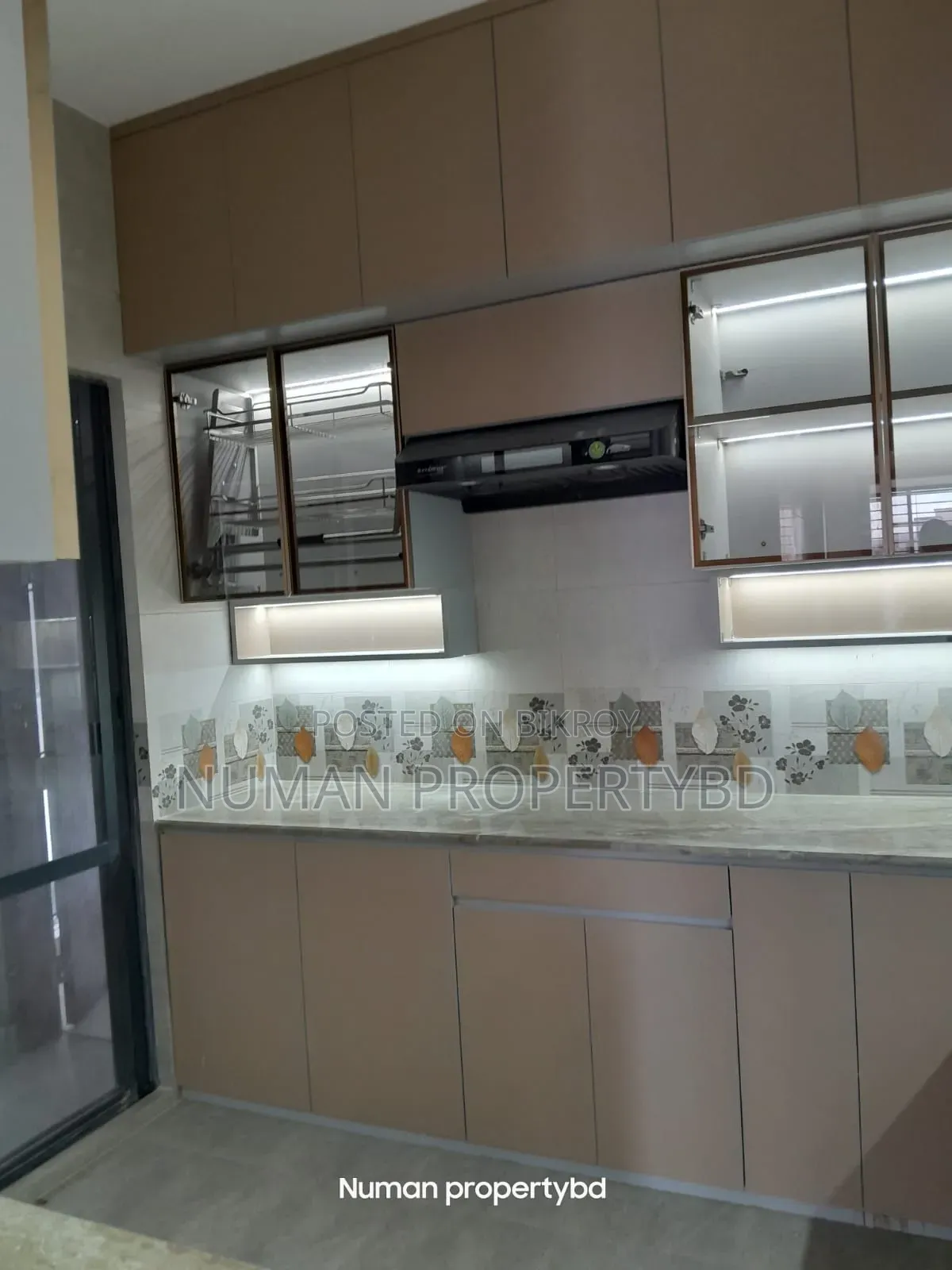 3-bedroom Apartment in Numan Property Bd, Basundhara for Rent