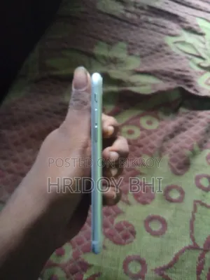 অ্যাপল আইফোন ৮ ৬৪ জিবি সাদা