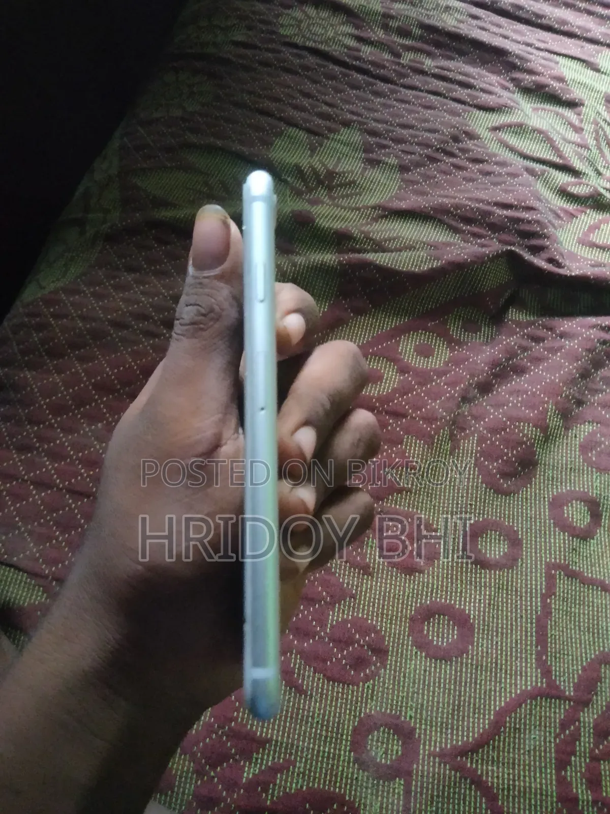 অ্যাপল আইফোন ৮ ৬৪ জিবি সাদা