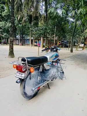 New Yamaha 1995 Silver