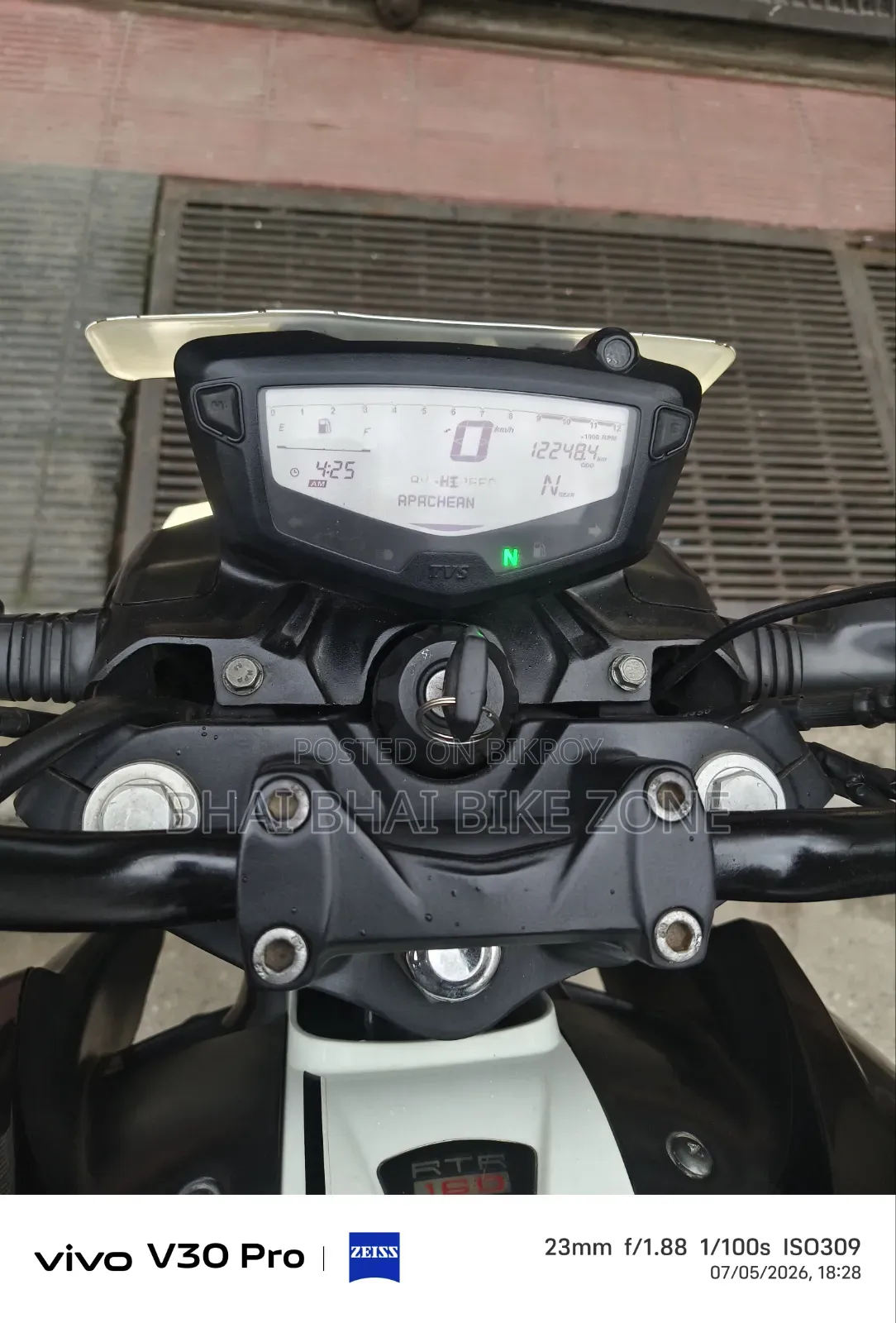 New TVS Apache 160 4V 2024 Black