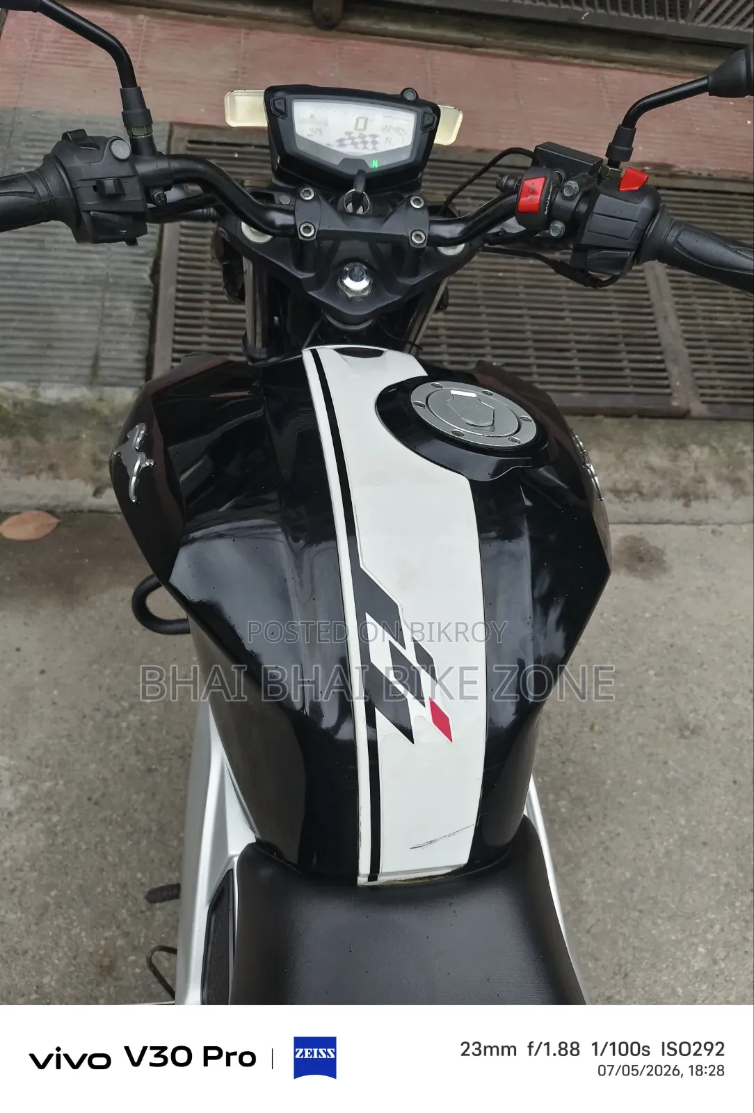 New TVS Apache 160 4V 2024 Black