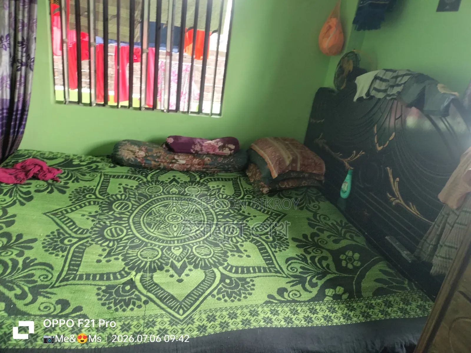 Bed for sale with King Size mattress