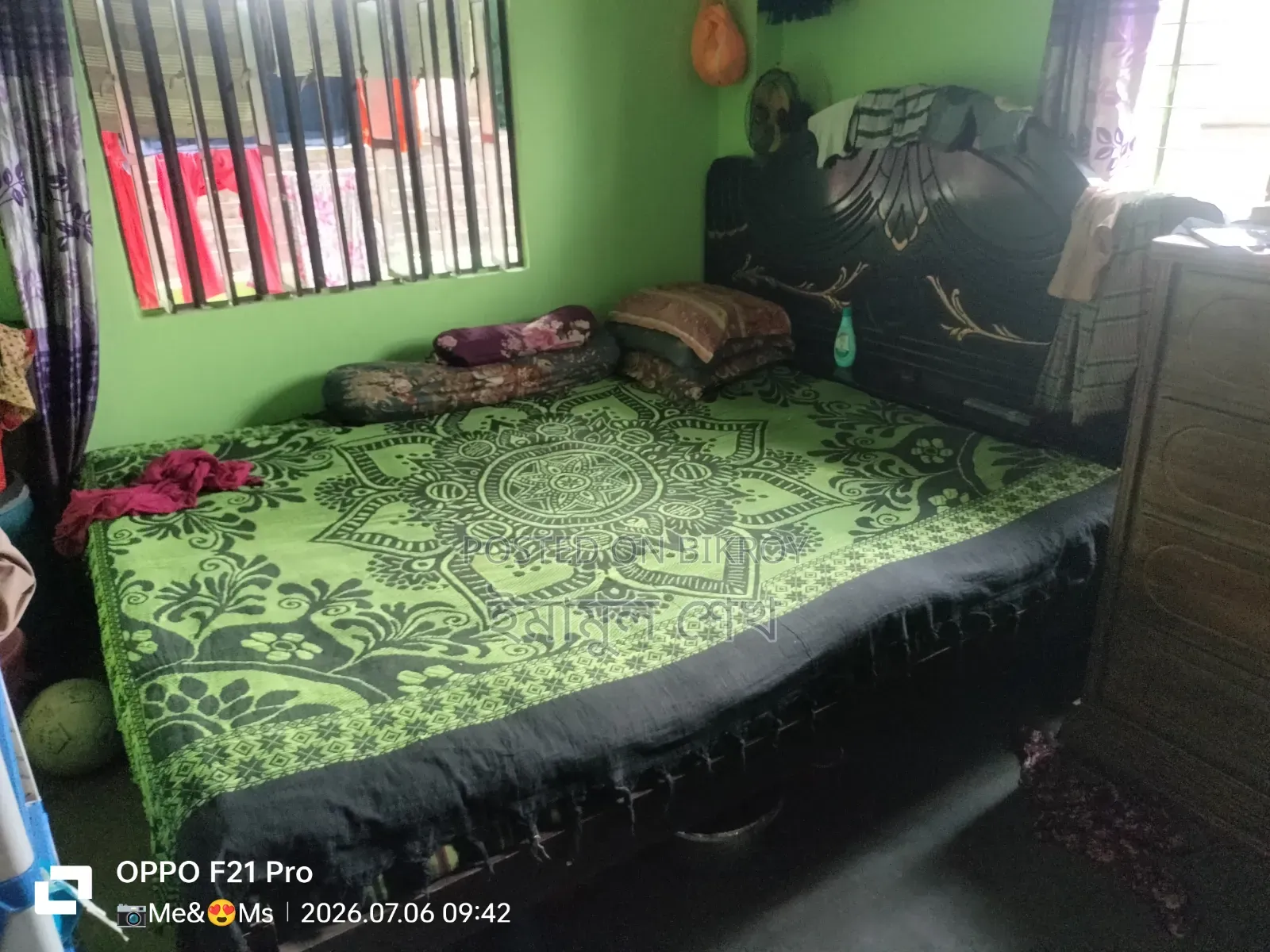 Bed for sale with King Size mattress