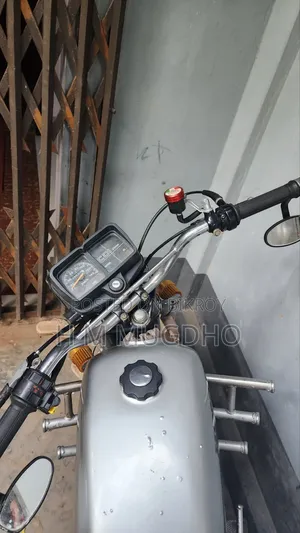 Honda 2000 White
