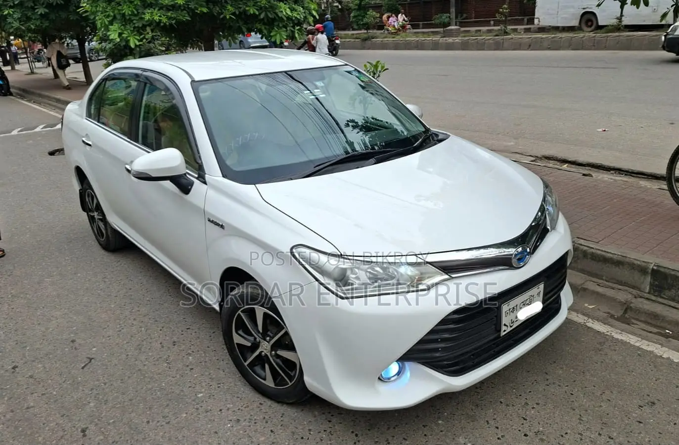 Toyota Axio 1.5 Hybrid 2WD 2017 White