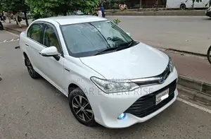 Toyota Axio 1.5 Hybrid 2WD 2017 White