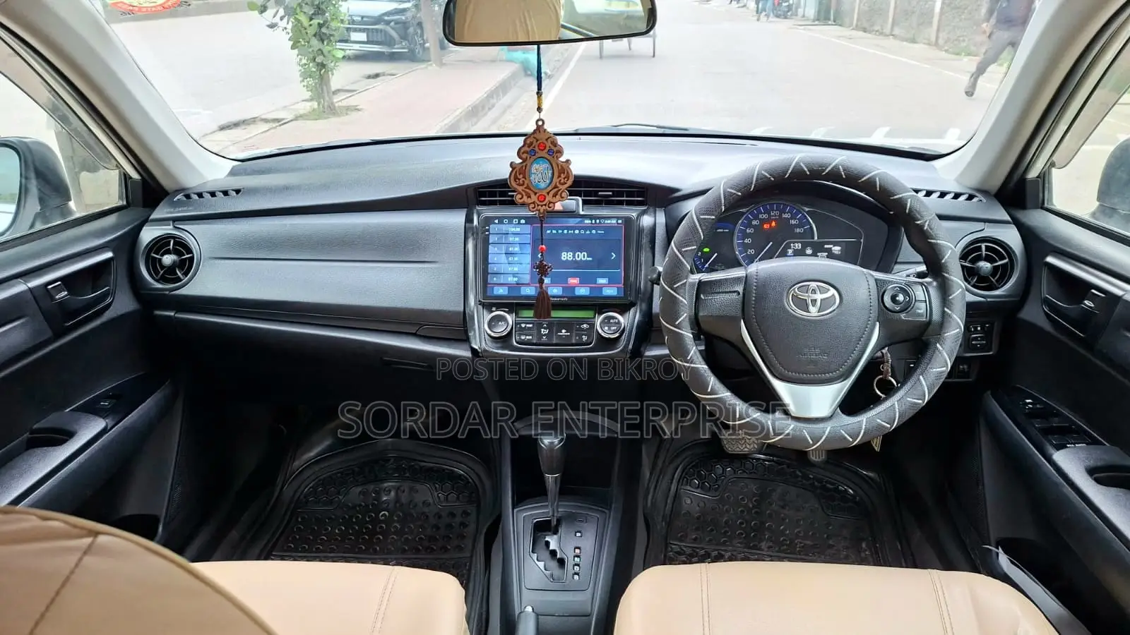 Toyota Axio 1.5 Hybrid 2WD 2017 White