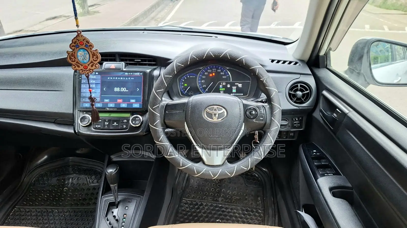 Toyota Axio 1.5 Hybrid 2WD 2017 White