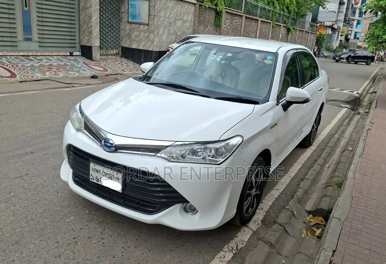 Toyota Axio 1.5 Hybrid 2WD 2017 White