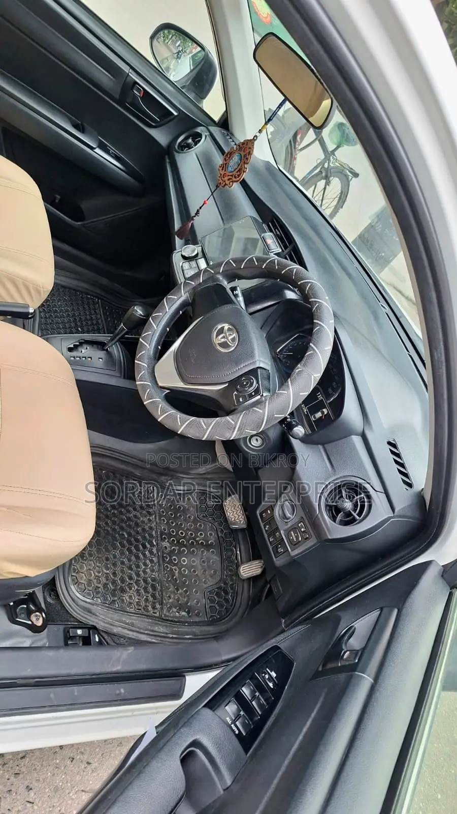 Toyota Axio 1.5 Hybrid 2WD 2017 White