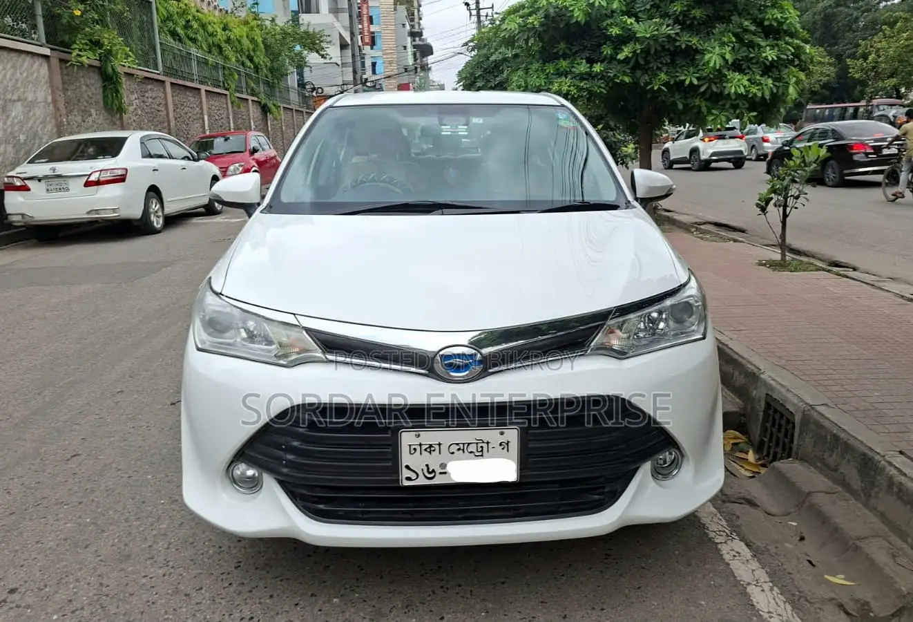 Toyota Axio 1.5 Hybrid 2WD 2017 White