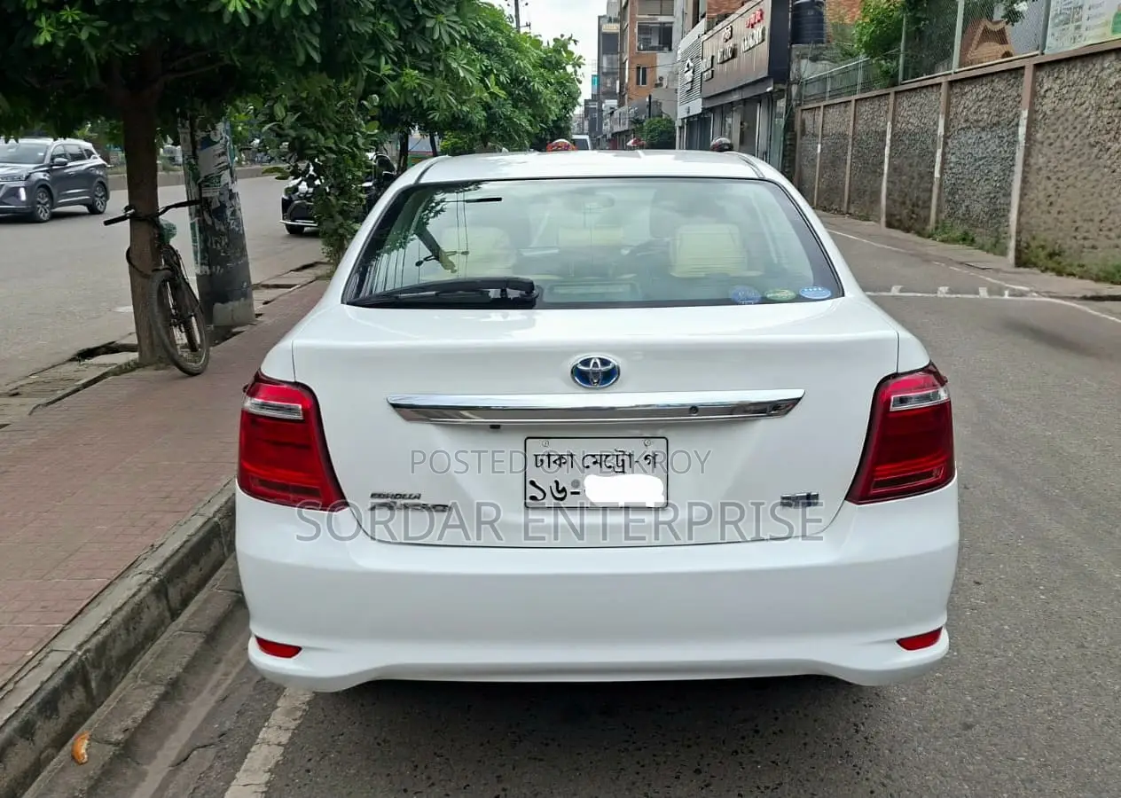 Toyota Axio 1.5 Hybrid 2WD 2017 White