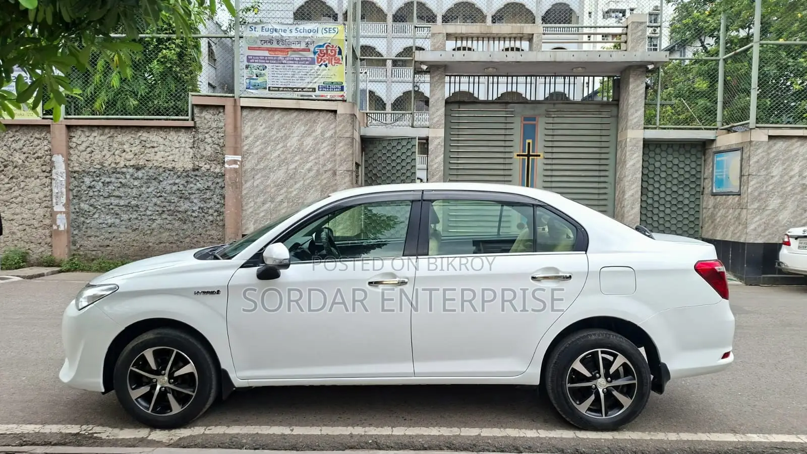 Toyota Axio 1.5 Hybrid 2WD 2017 White